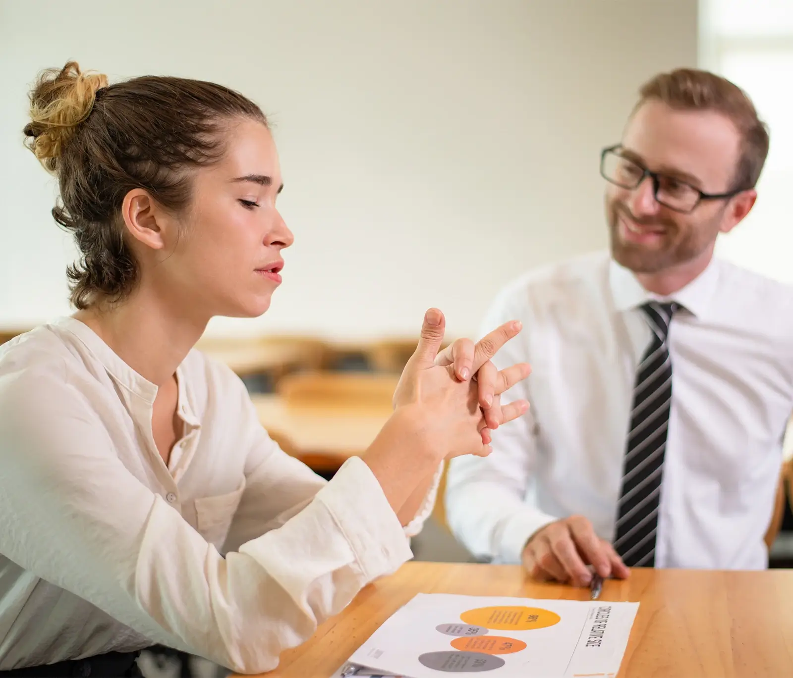 discussing-business-issue